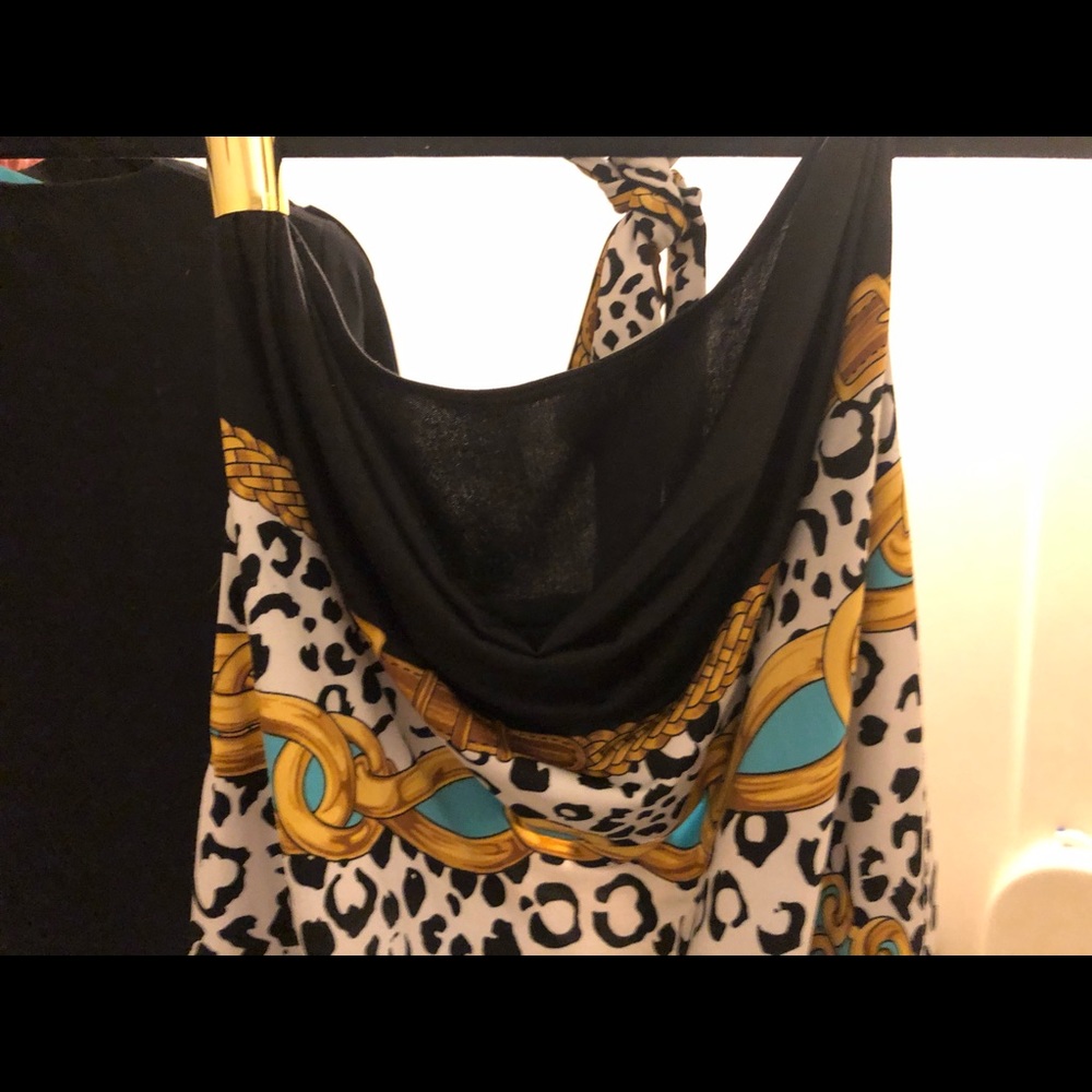 Halter top - Picture 2 of 3